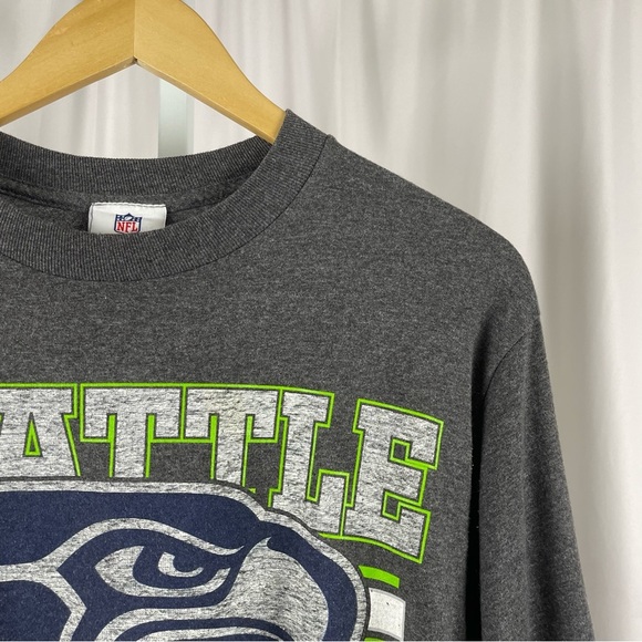 NFL Team Apparel Seattle Seahawks Medium Graphic Long Sleeve Shirt Football - Picture 7 of 7